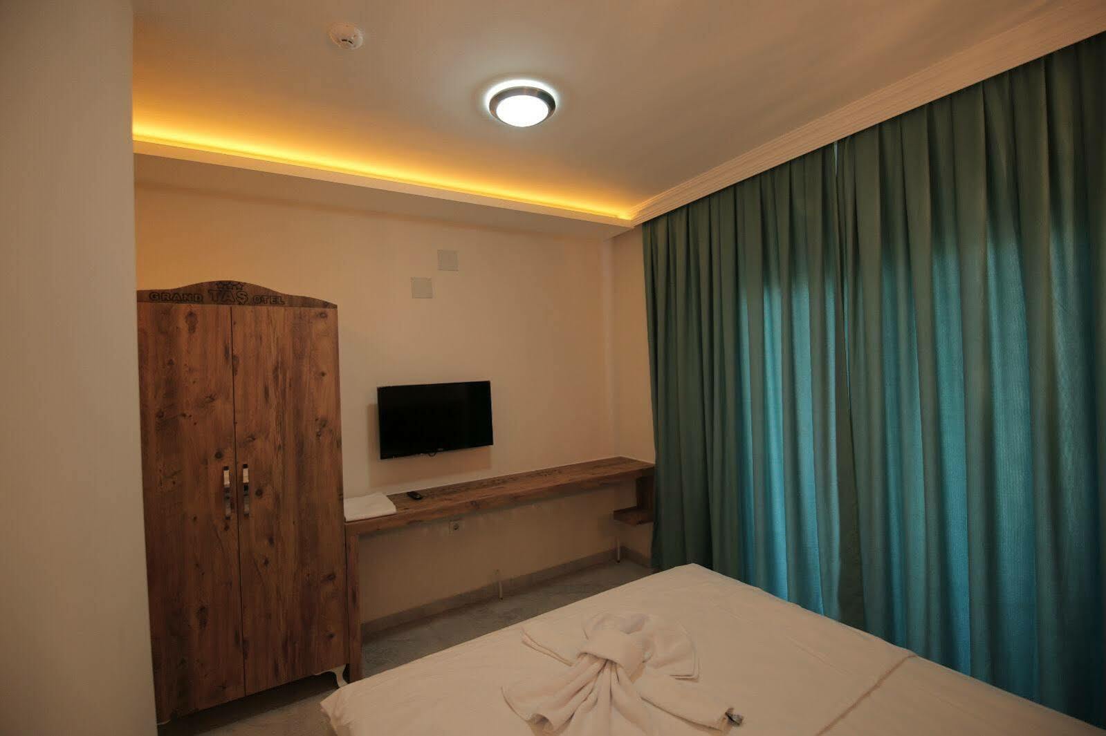 Grand Tas Otel Mut Exterior photo